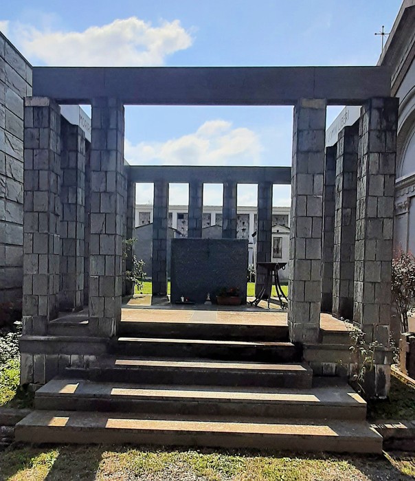 Sacrario dei partigiani ovadesi: monumento commemorativo dedicato ai partigiani della resistenza.