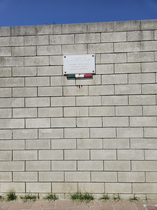 Lapide ai Martiri per la Libertà, Comune di Comacchio (FE), foto 2
