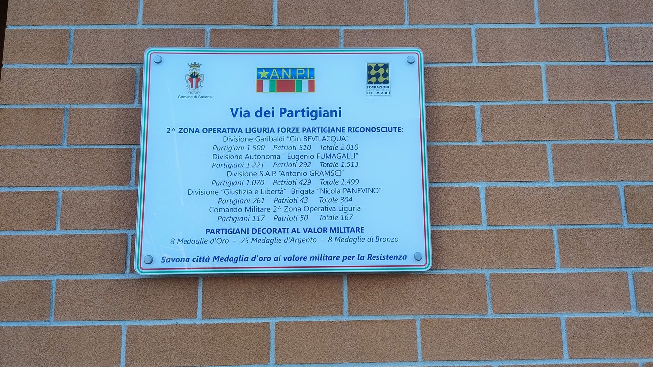 Targa alle formazioni partigiane, Comune di Savona (SV), foto 1