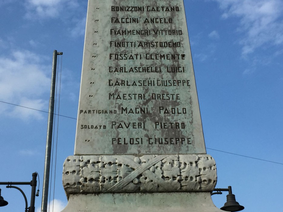 Monumento ai caduti di Vidigulfo, onore e memoria per coloro che hanno sacrificato la propria vita.
