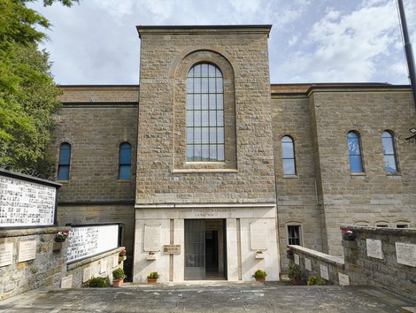 Sacrario dei Martiri di Marzabotto: memoriale dedicato alle vittime dell'eccidio durante la Seconda Guerra Mondiale.