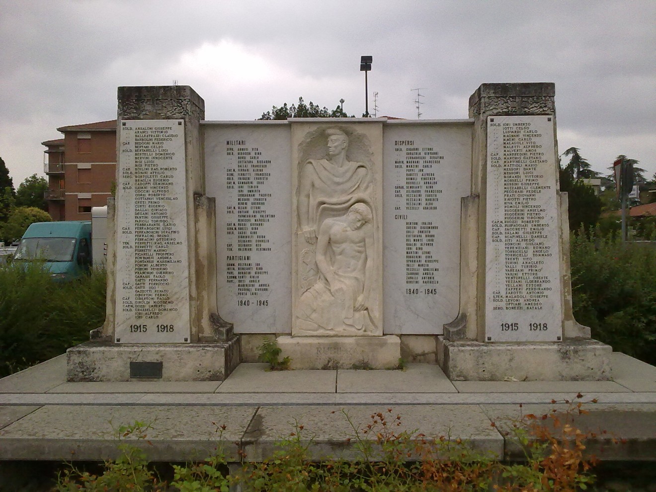 Monumento ai Caduti di Rubiera, commemorazione dei soldati della Prima e Seconda Guerra Mondiale.