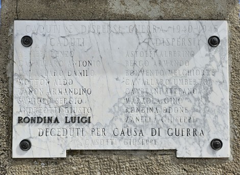 Monumento ai Caduti di Bosaro, dedicato ai militari dispersi e deceduti durante la Seconda Guerra Mondiale.