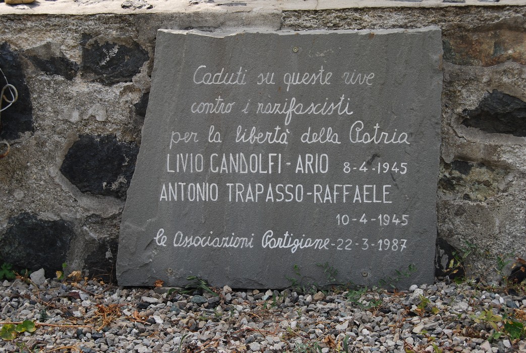 Monumento dedicato ai partigiani di Valmozzola, in memoria dei caduti per la libertà.