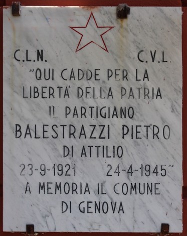 Lapide commemorativa dedicata al partigiano Balestrazzi Pietro, situata a Genova.