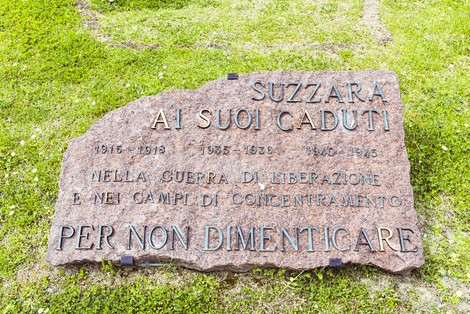 Monumento ai caduti di Suzzara, in memoria delle vittime della guerra e dei campi di concentramento.
