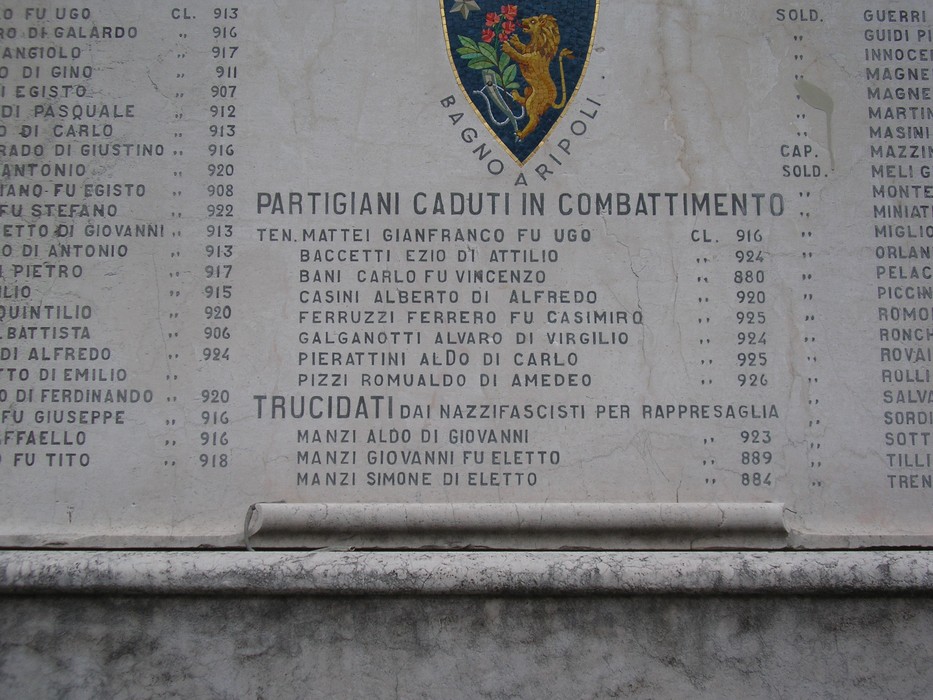 Lapide commemorativa dedicata ai partigiani e ai caduti in combattimento a Bagno di Romagna.