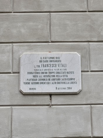 Lapide commemorativa di Francesco Vitali, eroico combattente contro le truppe naziste.