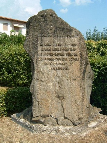 Monumento ai caduti del Pratomagno, in memoria dei sacrifici per la libertà e l'indipendenza.