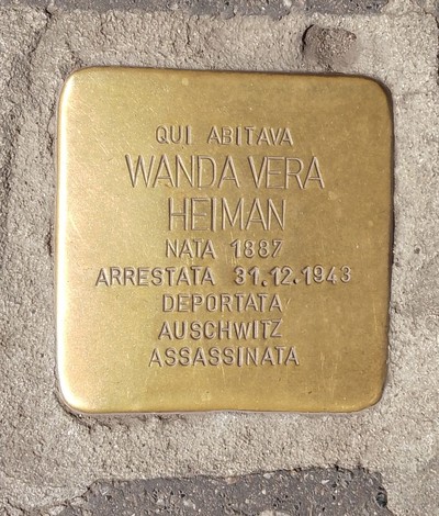 Pietra d'inciampo in memoria di Wanda Vera Heiman, deportata e assassinata ad Auschwitz.