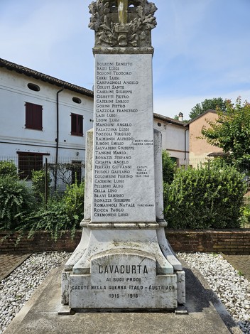 Monumento ai Caduti di Cavacurta, dedicato ai soldati italiani della Prima Guerra Mondiale.