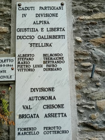Lapide ai caduti, Comune di Meana di Susa (TO), foto 1