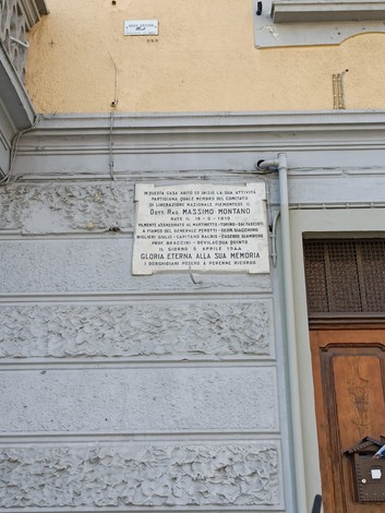 Lapide a Montano, Comune di Moncalieri (TO), foto 1