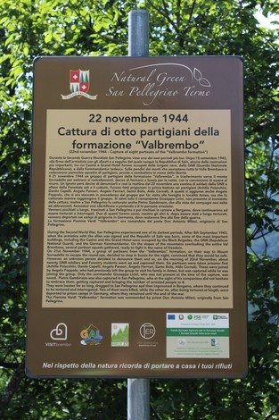 Targa commemorativa che ricorda la cattura di partigiani il 22 novembre 1944 a Sussia.