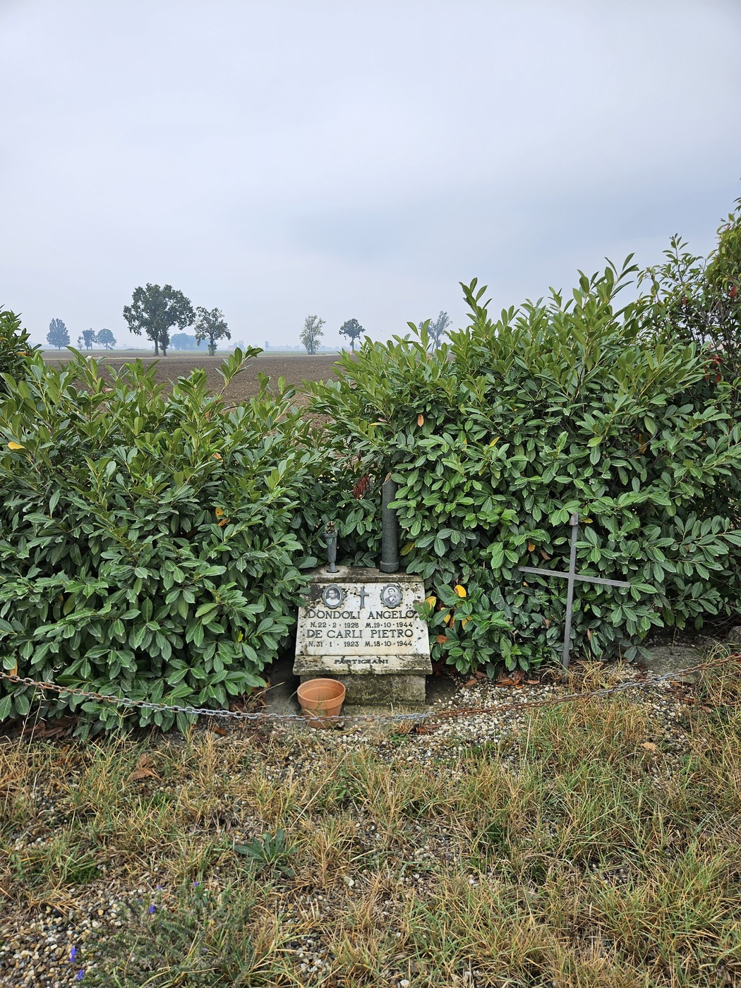 Cippo a Dondoli e De Carli, Comune di Cortemaggiore (PC), foto 1