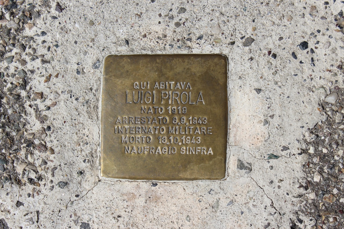 Pietra d'inciampo a Pirola, Comune di Mozzo (BG), foto 1