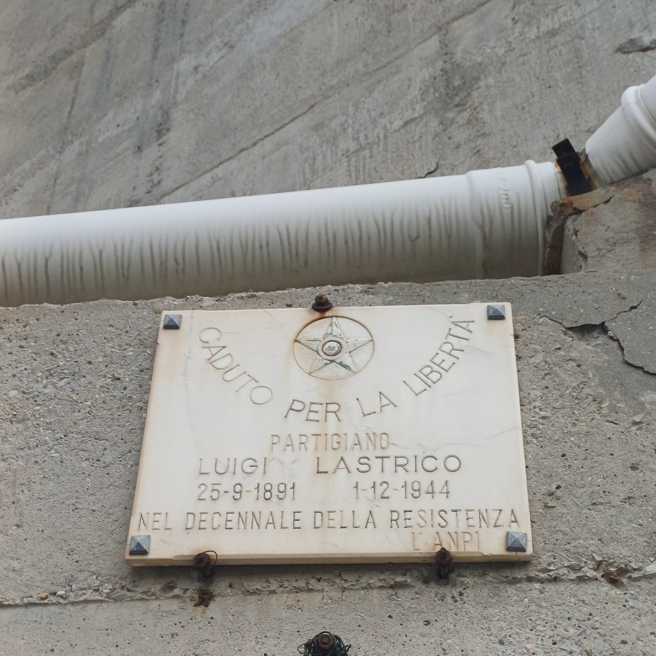 Lapide a Lastrico, Comune di Genova (GE), foto 1