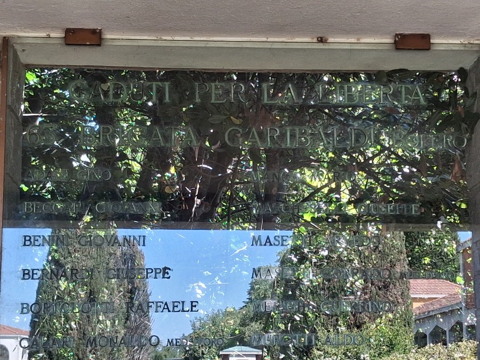 Sacrario dei Partigiani, memoriale dedicato ai caduti per la libertà, immerso nel verde.
