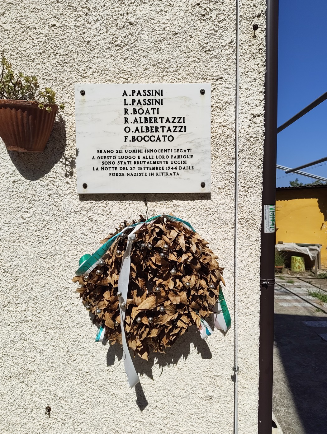 Lapide ai Passini, agli Albertazzi, a Boati e Boccato, Comune di Camugnano (BO), foto 1