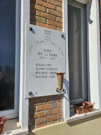 Lapide ai Martiri di Bellombra, Comune di Adria (RO), foto 2