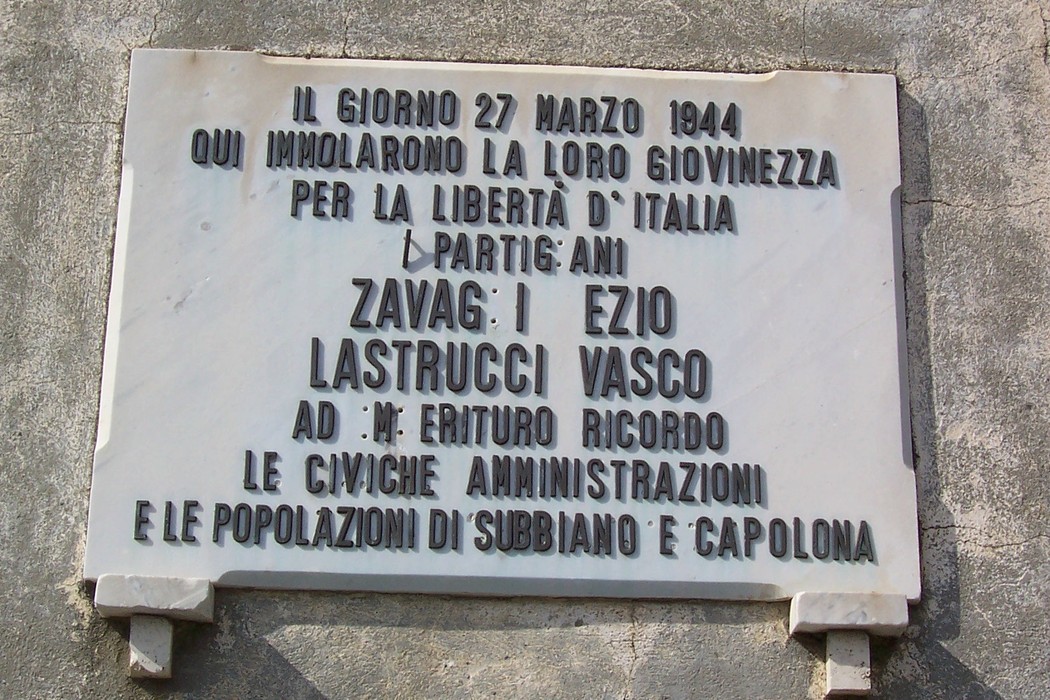 Lapide commemorativa in memoria di Zavagli Ezio e Lastrucci Vasco, caduti per la libertà d'Italia il 27 marzo 1944.