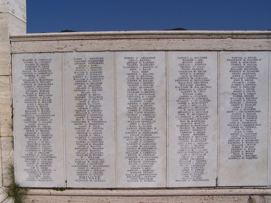 Memoriale americano dedicato al 363° reggimento di fanteria, commemorante i soldati caduti.