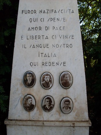 Monumento a Manfredi e altri, dedicato ai giovani martiri della libertà e della pace.