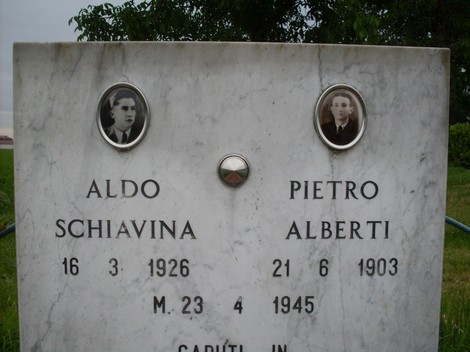 Monumento commemorativo dedicato a Aldo Schiavina e Pietro Alberti, in memoria dei caduti.