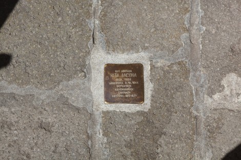 Pietra d'inciampo a Ancona commemorativa di vittime della persecuzione nazista.