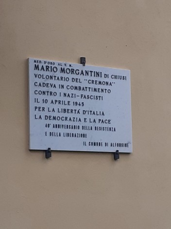 Lapide commemorativa di Mario Morgantini, volontario nella Resistenza contro i nazi-fascisti.