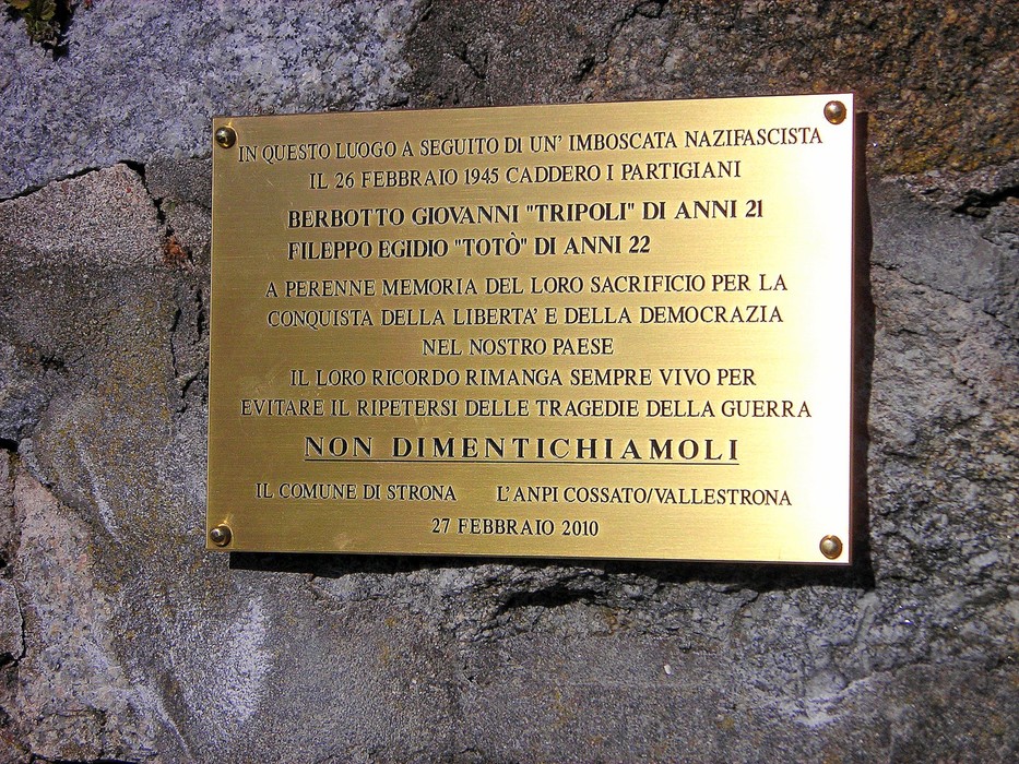 Cippi commemorativi per i partigiani Berbotto e Fileppo, caduti nella lotta per la libertà e la democrazia.