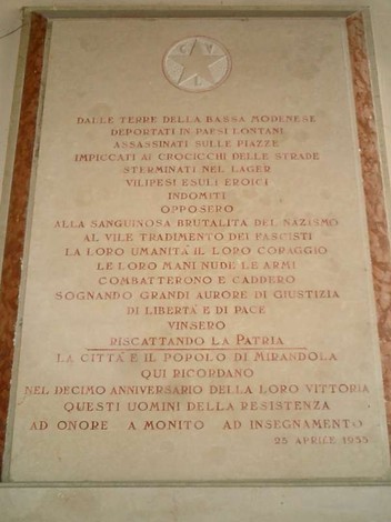 Lapide dedicata ai partigiani, in ricordo del loro sacrificio nella lotta contro il nazismo.