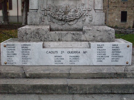 Monumento ai Caduti di Vezzano, commemorazione dei caduti nella 2ª guerra mondiale.