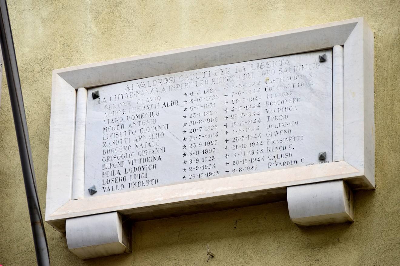 Lapide ai caduti per la libertà, Comune di Rivarolo Canavese (TO), foto 1