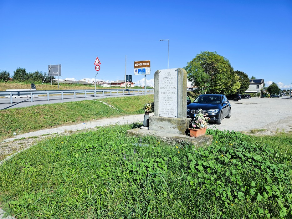 Cippo a Piotto, Maiolo, Marcato e Cesaro, Comune di Cadoneghe (PD), foto 3