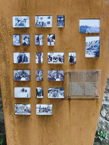 Immagine del "Percorso per Fornasini", con collage di fotografie storiche e pannello informativo.