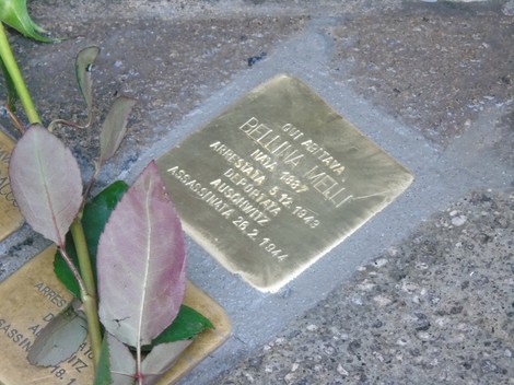Pietre d'inciampo dedicate alla famiglia Melli - Mariani, commemorazione di vittime della persecuzione nazista.