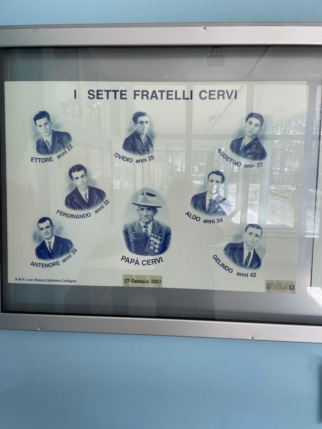 Memoriale dedicato ai Sette Fratelli Cervi, eroi della Resistenza italiana. Rappresenta la loro storia e il sacrificio.
