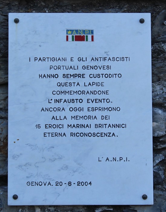 Lapide commemorativa dedicata ai marinai britannici, realizzata dai partigiani genovesi.
