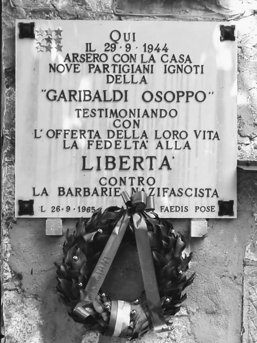 Lapide commemorativa dedicata ai partigiani della Garibaldi Osoppo, caduti per la libertà nel 1944.