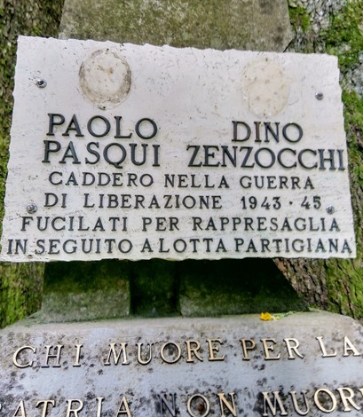 Cippo commemorativo dedicato a Paolo Pasqui e Dino Zenzocchi, caduti durante la guerra di Liberazione.