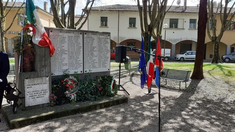 Monumento ai caduti di Imola, commemorazione e tributo ai soldati della città.