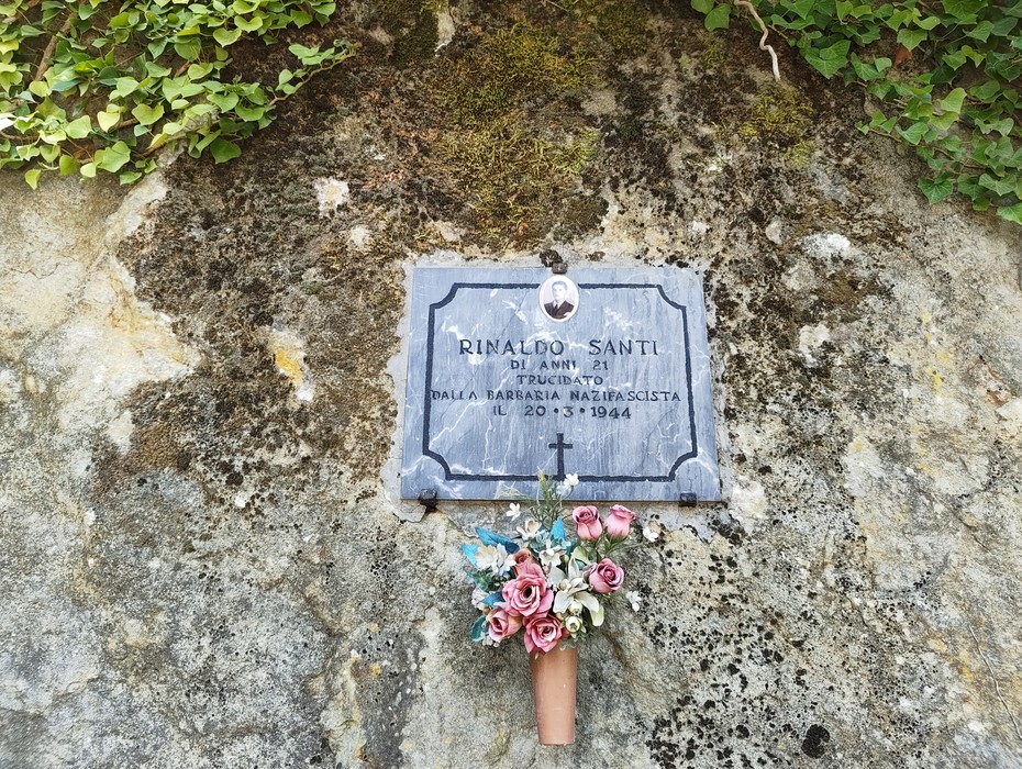 Lapide a Santi, Comune di Montese (MO), foto 3
