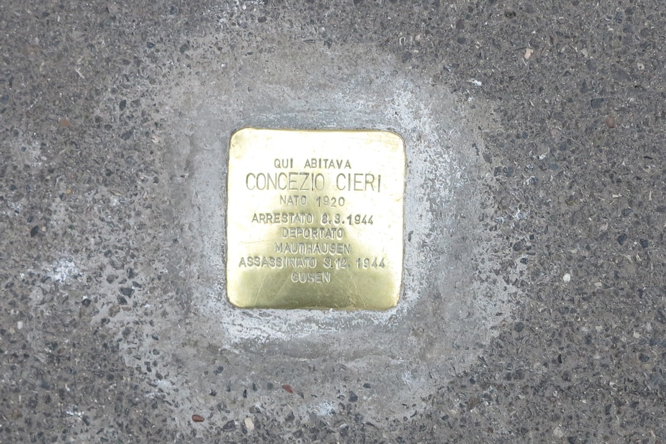 Pietra d'inciampo dedicata a Concezio Cieri, vittima della persecuzione nazista a Cieri nel 1944.