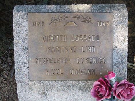 Cippi commemorativi del Viale della Rimembranza, dedicati ai caduti tra il 1940 e il 1945.