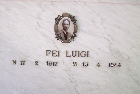 Targa commemorativa del Sacrario dei caduti di Soci, onore ai caduti della Grande Guerra.