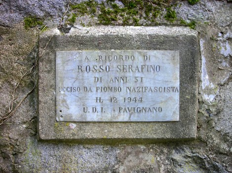 Lapide commemorativa a Serafino Rosso, ucciso dai nazifascisti nel 1944, situata a Pavignano.