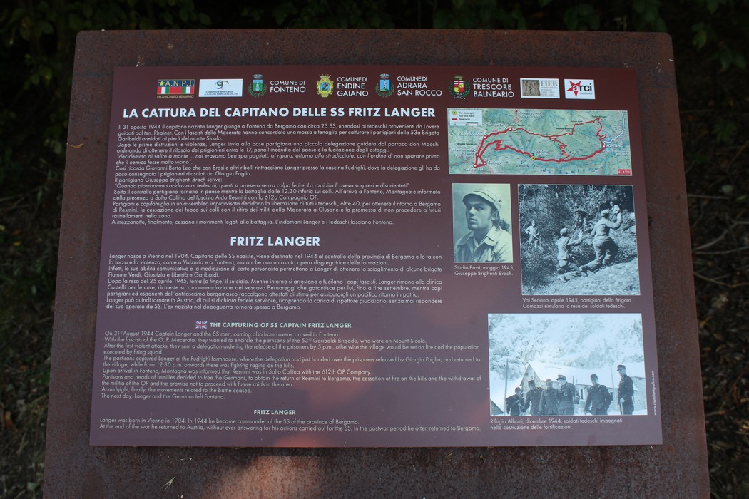 Un pannello informativo sulla cattura del capitano Fritz Langer lungo la Strada della battaglia di Fonteno.