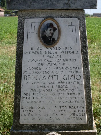 Monumento a Bergianti, dedicato al sacrificio e alla libertà di un combattente della Seconda Guerra Mondiale.