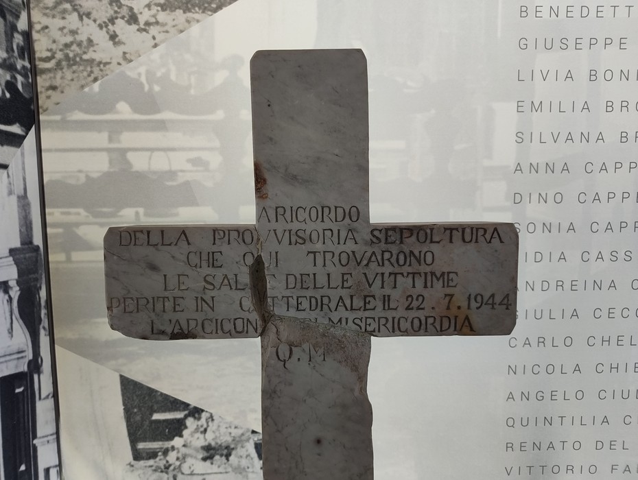 Croce per i caduti del Duomo, Comune di San Miniato (PI), foto 2
